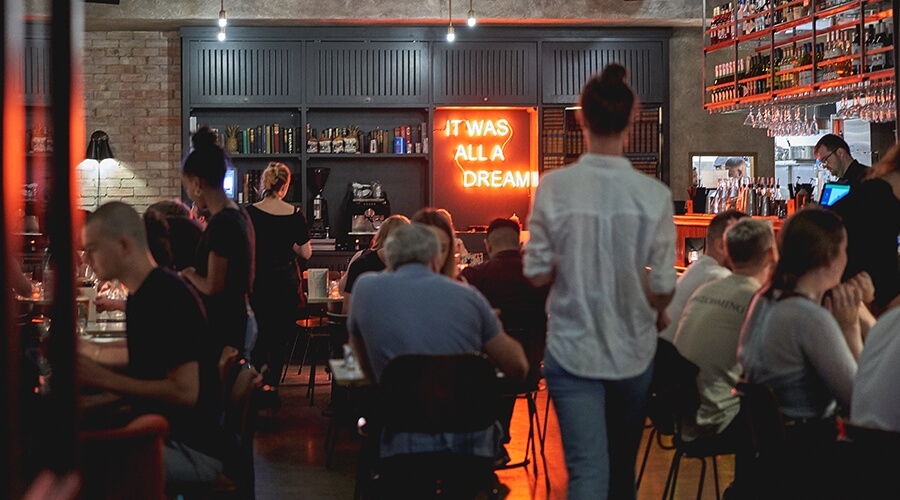 Are Bars Profitable in 2025? Key Stats & Owner Earnings