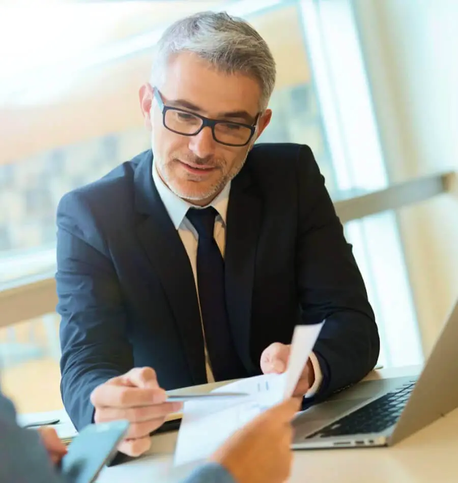 How do invoice factoring rates work?