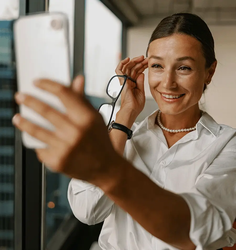 How Leaders Really Feel About Employee Workfluencers